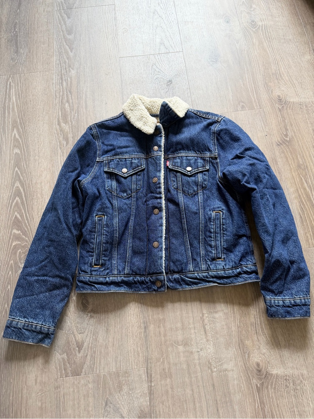 Levi’s Sherpa Denim Jacket Women’s Small Dark Wash Trucker Lined